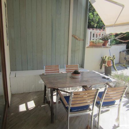 Apartamento Monolocale San Pantaleo Exterior foto